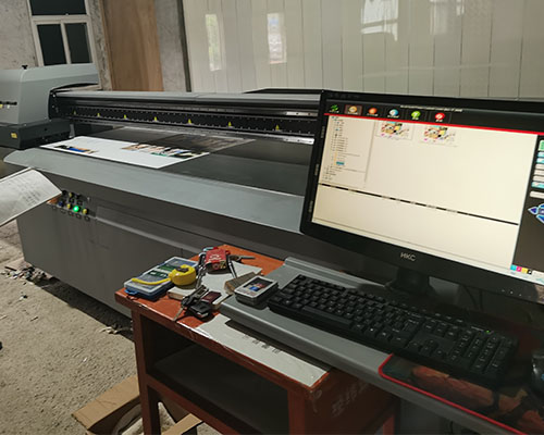 突破性可變墨滴技術 煥圖玻璃uv平板機展現高品質表現力